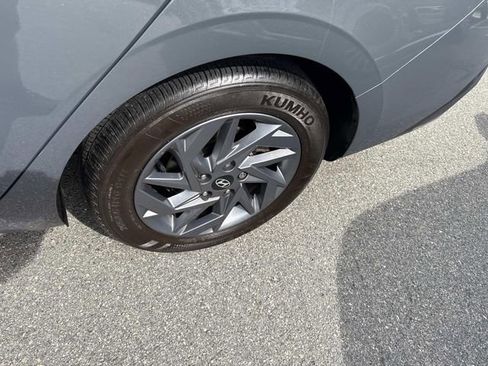 Used 2024 Hyundai Elantra SEL image 13