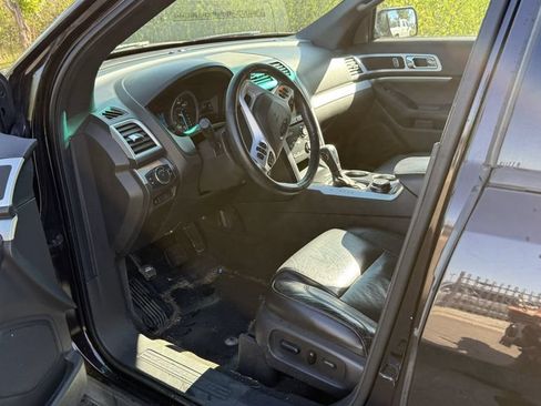 Used 2013 Ford Explorer XLT AWD/4WD image 3
