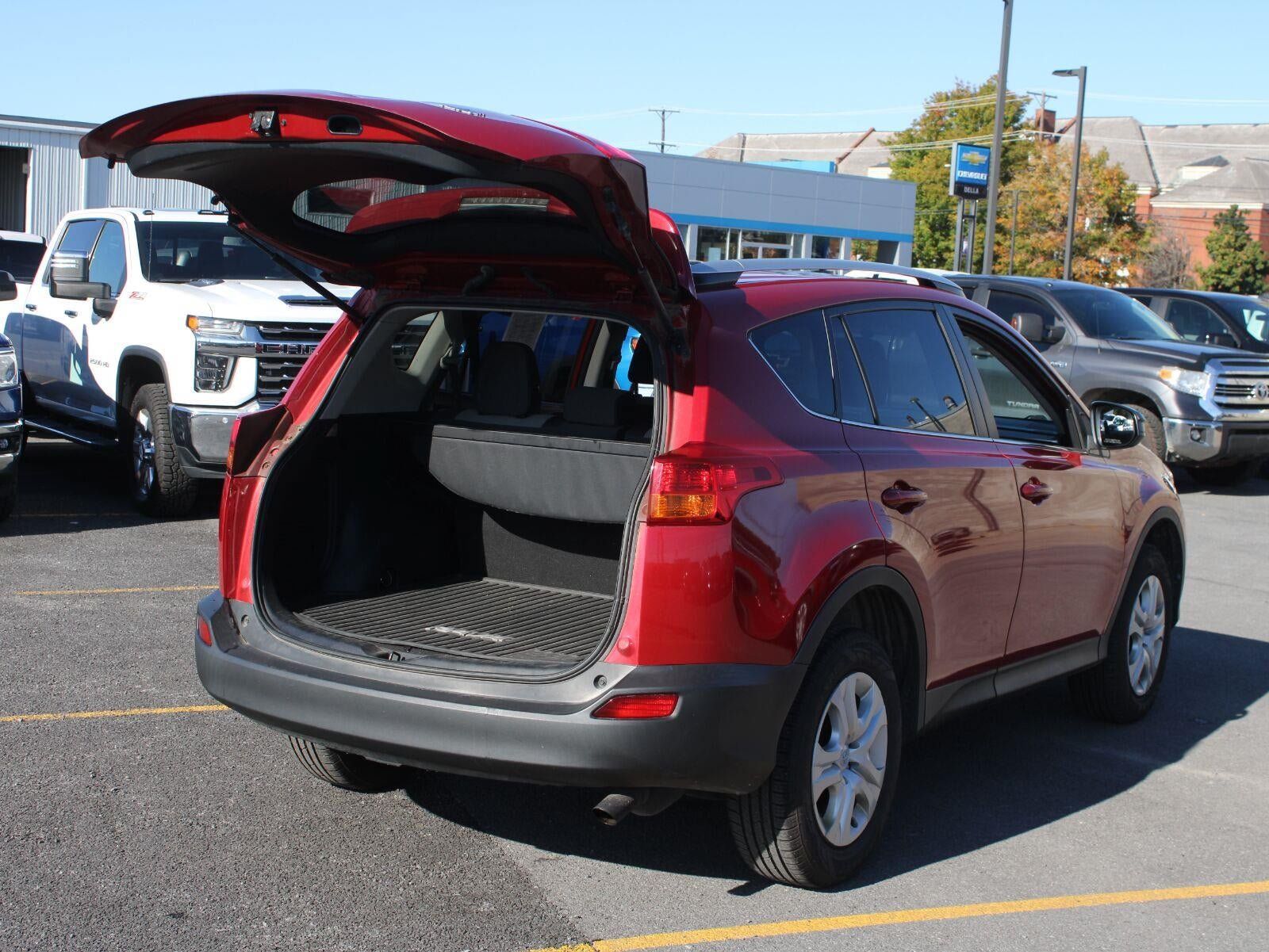 Used 2015 Toyota RAV4 LE AWD/4WD image 7
