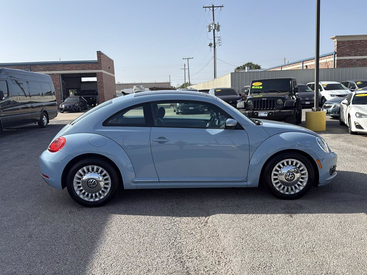 Used 2013 Volkswagen Beetle 2.5 FWD image 5