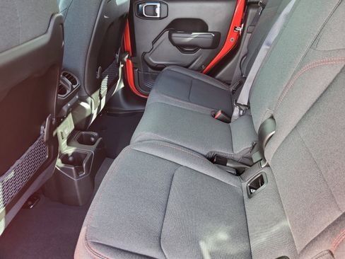 New 2025 Jeep Gladiator Rubicon w/ Convenience Group image 17