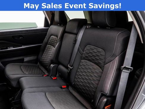 Used 2025 Nissan Pathfinder SV AWD/4WD image 38