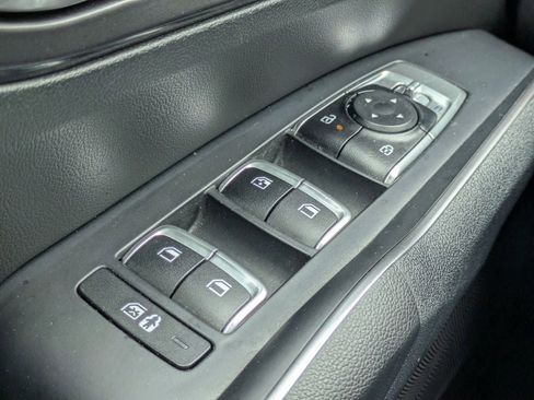 Used 2024 Kia Sorento S FWD image 24