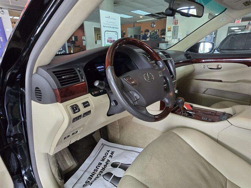 Used 2011 Lexus LS 460 L w/ Luxury Pkg AWD/4WD image 8