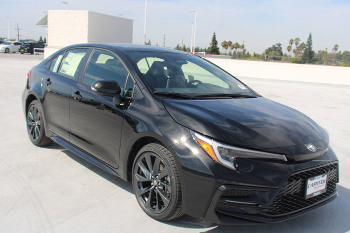 New 2027 Toyota Corolla SE w/ SE Package FWD image 2