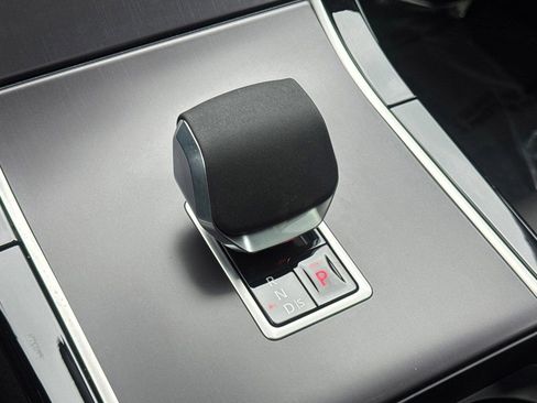 New 2026 Land Rover Range Rover Velar Dynamic SE AWD/4WD image 17