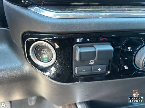 Used 2024 Chevrolet Silverado 1500 LT Trail Boss w/ Convenience Package II AWD/4WD image 26