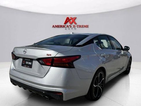 Used 2024 Nissan Altima 2.5 SR FWD image 5