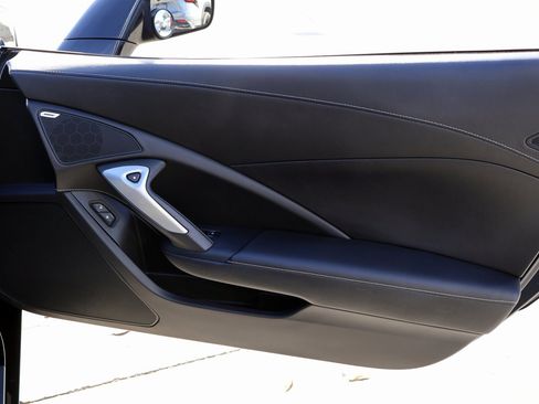 Used 2016 Chevrolet Corvette Stingray Coupe w/ 2LT Preferred Equipment Group image 11