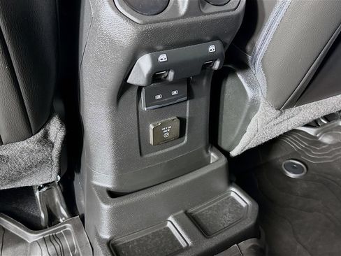 Used 2023 Jeep Wrangler Unlimited Sahara AWD/4WD image 26