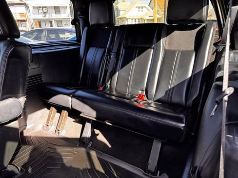 Used 2015 Lincoln Navigator 4WD image 29