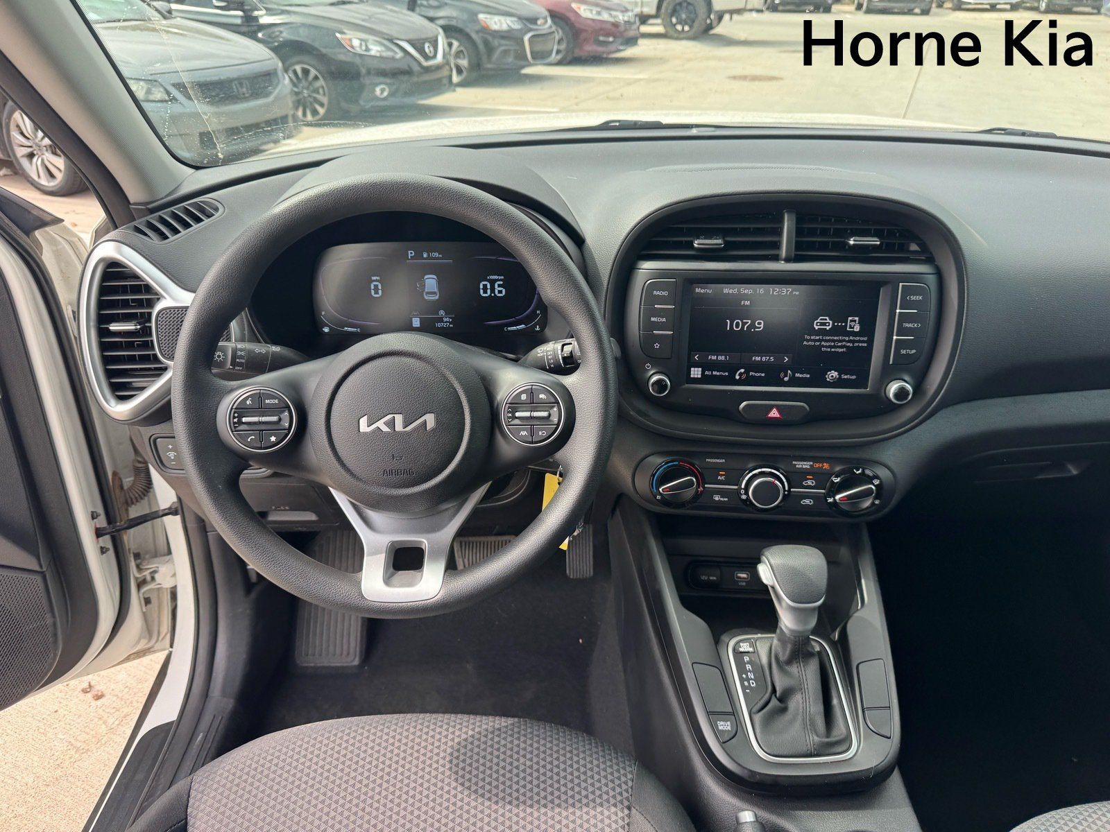 Used 2023 Kia Soul LX FWD image 15