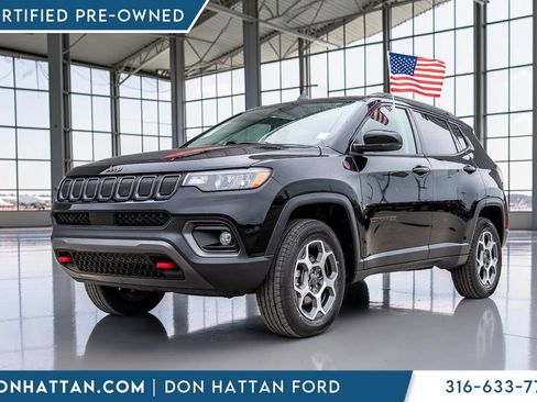 Used 2022 Jeep Compass Trailhawk w/ Trailhawk Convenience Group AWD/4WD image 1
