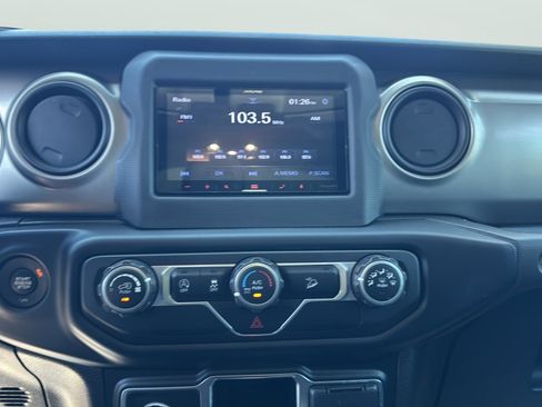 Used 2019 Jeep Wrangler Sport AWD/4WD image 25