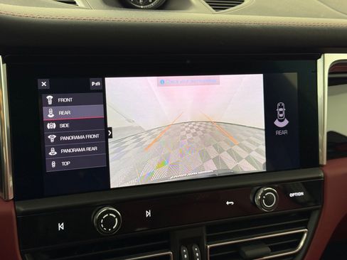 Used 2025 Porsche Macan S image 25