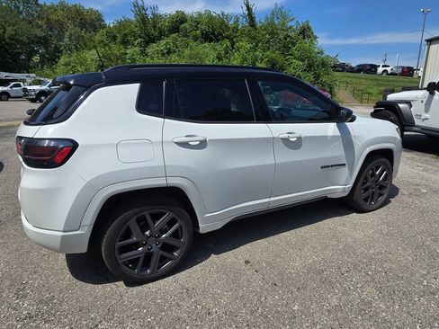 Used 2024 Jeep Compass Limited w/ High Altitude Package AWD/4WD image 8