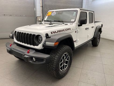 Certified 2024 Jeep Gladiator Rubicon AWD/4WD image 3
