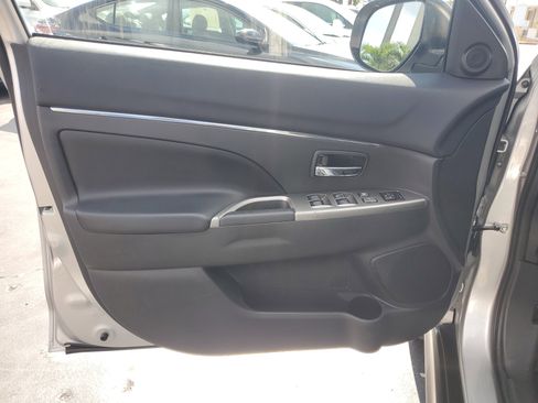 Used 2018 Mitsubishi Outlander Sport SE image 13