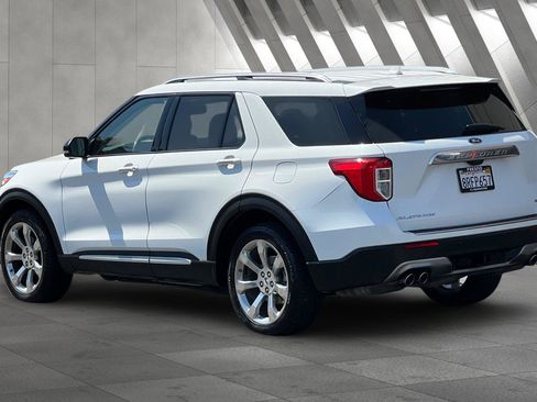 Used 2020 Ford Explorer Platinum w/ Premium Technology Package image 6