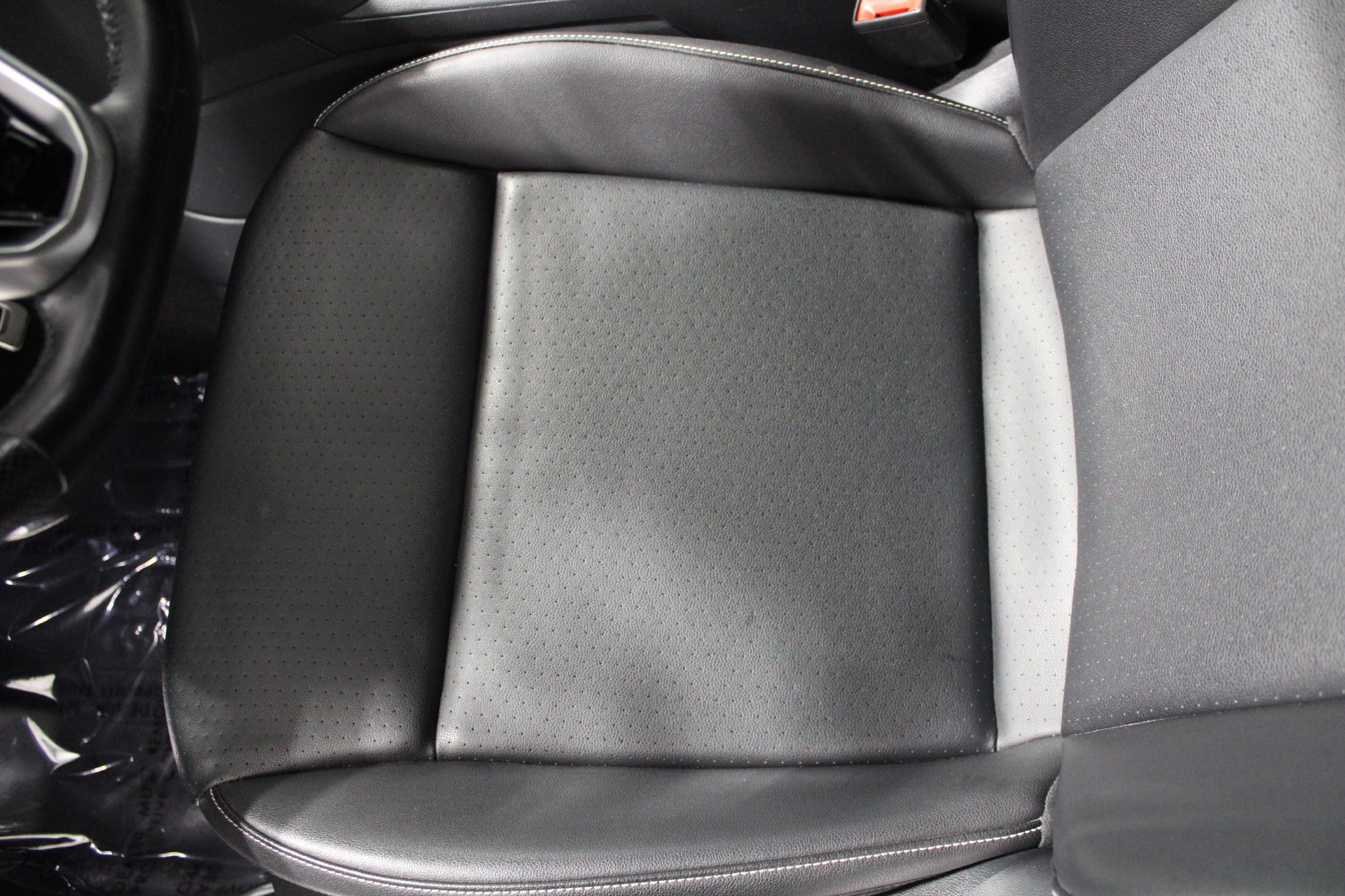Used 2020 Volkswagen Atlas Cross Sport SEL R-Line AWD/4WD image 13
