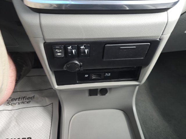 Used 2015 Toyota Sienna XLE Premium FWD image 23