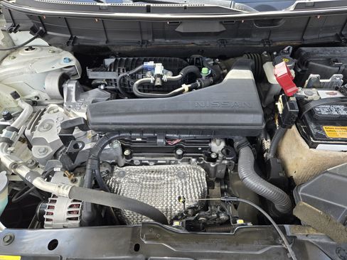 Used 2015 Nissan Rogue SV FWD image 39