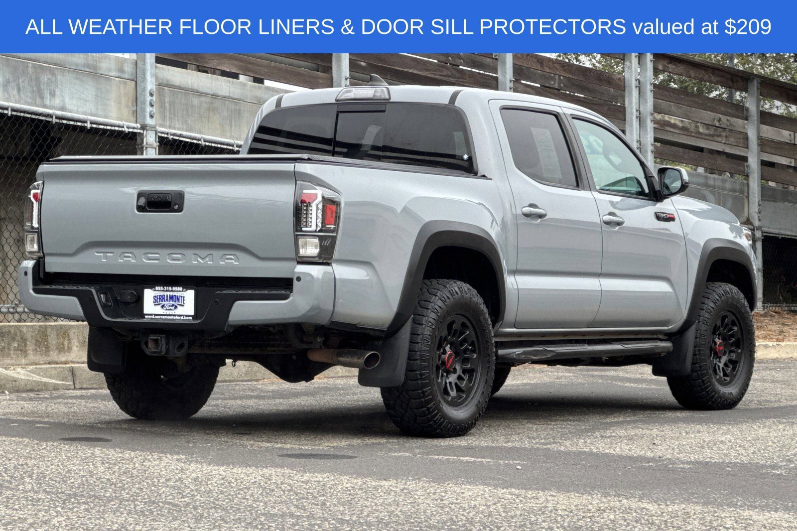 Used 2017 Toyota Tacoma TRD Pro AWD/4WD image 5