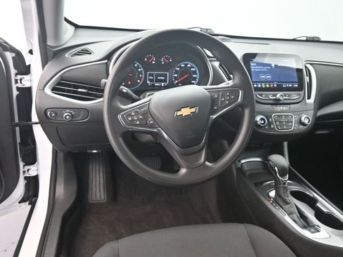 Used 2025 Chevrolet Malibu LT FWD image 19
