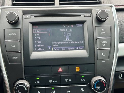 Used 2017 Toyota Camry SE FWD image 20