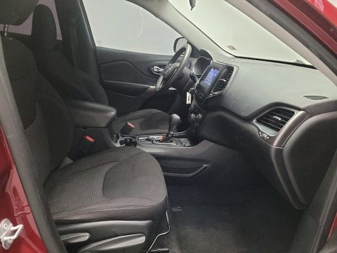 Used 2019 Jeep Cherokee Latitude w/ Popular Appearance Group FWD image 21