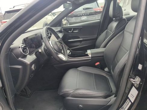 Used 2025 Mercedes-Benz C 300 4MATIC Sedan image 14