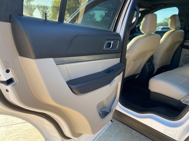 Used 2019 Ford Explorer XLT w/ Equipment Group 202A FWD image 14