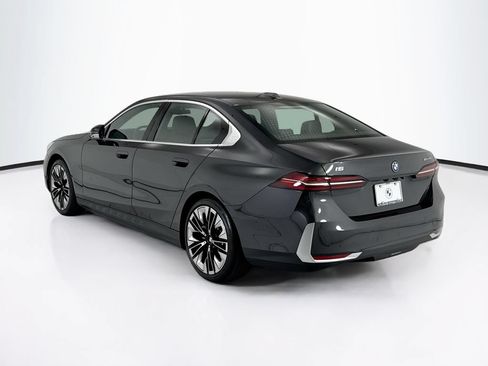 Used 2026 BMW i5 eDrive40 w/ Premium Package RWD image 7