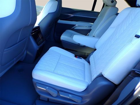 New 2025 Cadillac Escalade IQ Sport 1 w/ LPO, ONYX Package image 8