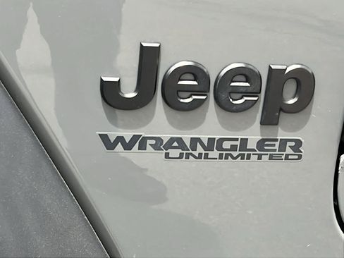 Used 2021 Jeep Wrangler Unlimited Sport AWD/4WD image 28
