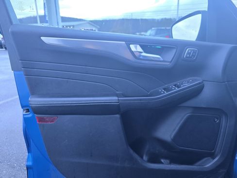 Used 2021 Ford Escape Titanium image 13