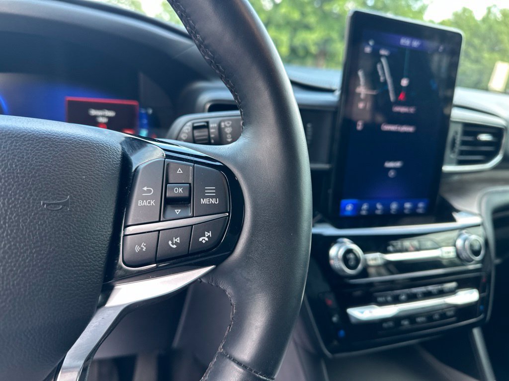 Used 2023 Ford Explorer Platinum w/ Technology Package AWD/4WD image 28