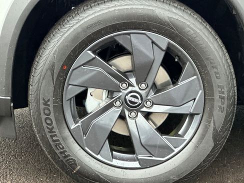 New 2026 Nissan Rogue SV AWD/4WD image 24