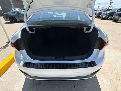 Used 2023 Volkswagen Jetta SE w/ Panoramic Sunroof Package FWD image 25