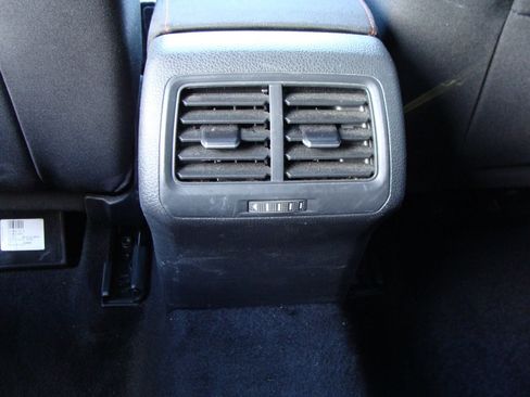 Used 2017 Volkswagen Golf S image 31