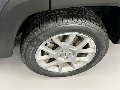 Used 2022 Jeep Renegade Latitude image 28