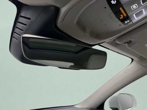 Used 2022 Volvo XC60 B5 Momentum image 30