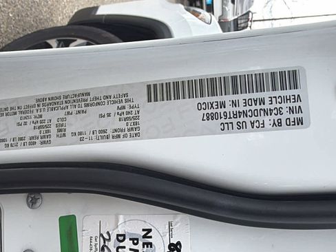 Used 2024 Jeep Compass Limited image 21