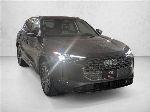 Certified 2025 Audi Q5 Premium Plus w/ Premium Plus image 3