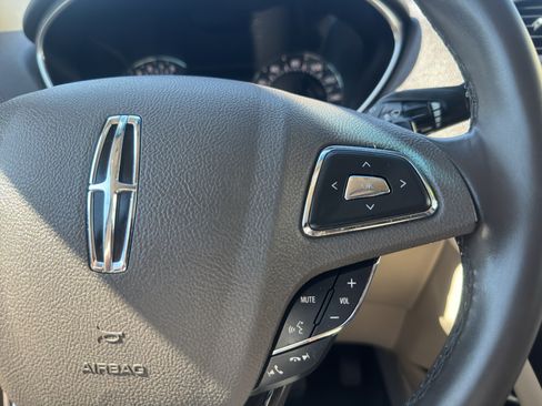 Used 2016 Lincoln MKX Select w/ Select Plus Package AWD/4WD image 11