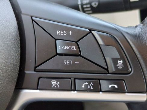 Used 2017 Nissan Rogue Sport SL w/ SL Premium Package image 28