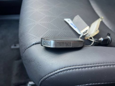 Used 2026 Kia Carnival FWD image 22