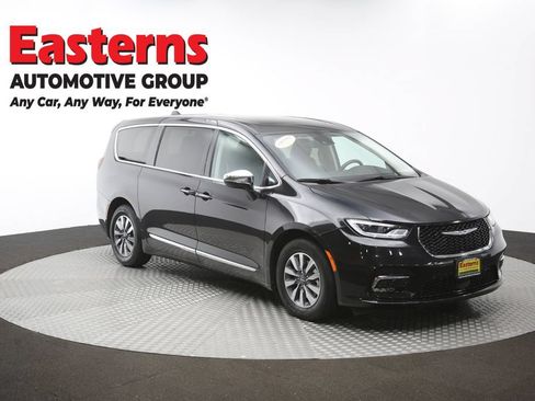 Used 2023 Chrysler Pacifica Limited FWD image 53