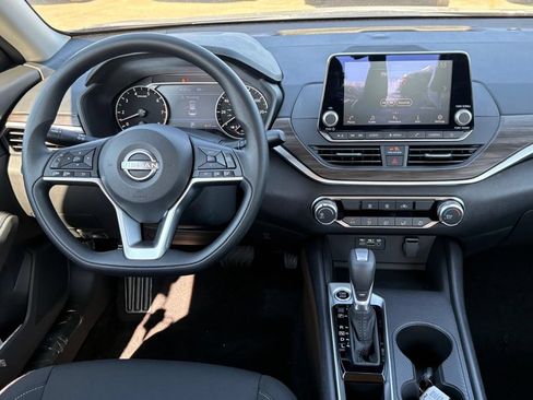 New 2026 Nissan Altima 2.5 SV AWD/4WD image 8