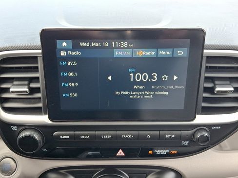 Used 2025 Hyundai Venue SEL FWD image 17